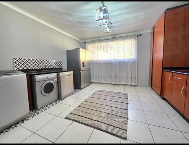 3 BEDROOM HOUSE FOR SALE IN BRACKENHURST